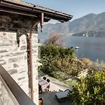 Sara Lakeside Villa