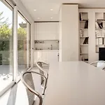Sara Lakeside Villa
