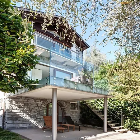 Sara Lakeside Oliveto Lario