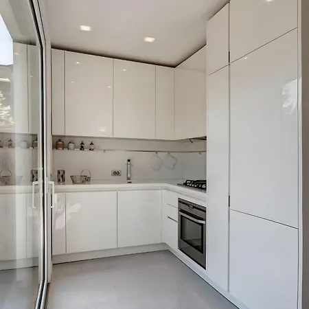 Sara Lakeside Oliveto Lario