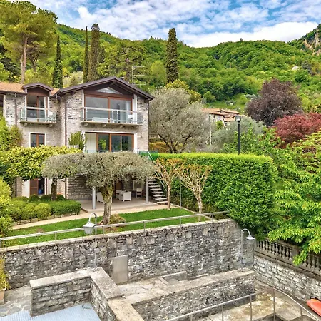Sara Lakeside Villa