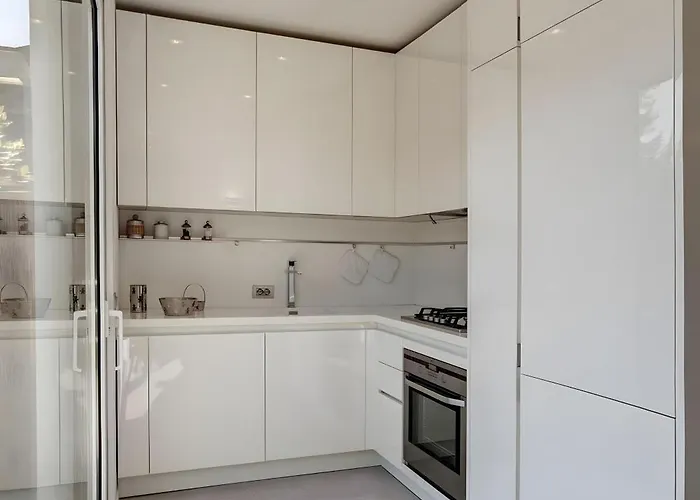 Sara Lakeside Oliveto Lario